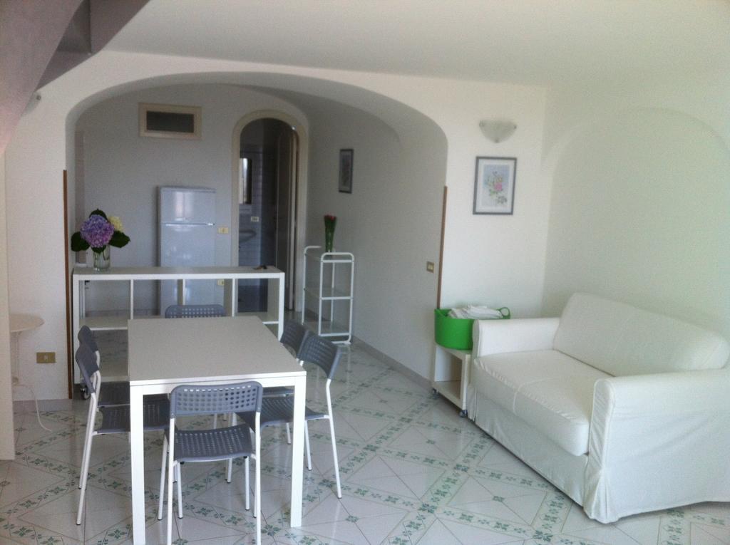 Palazzo Damelio Apartment Scala Bilik gambar